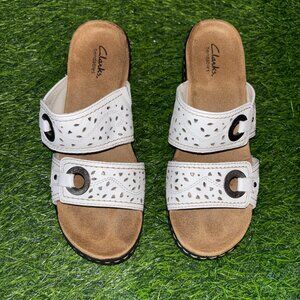 Clarks Sandals Womens 7.5 White Leather Studs Platform Casual Beachy